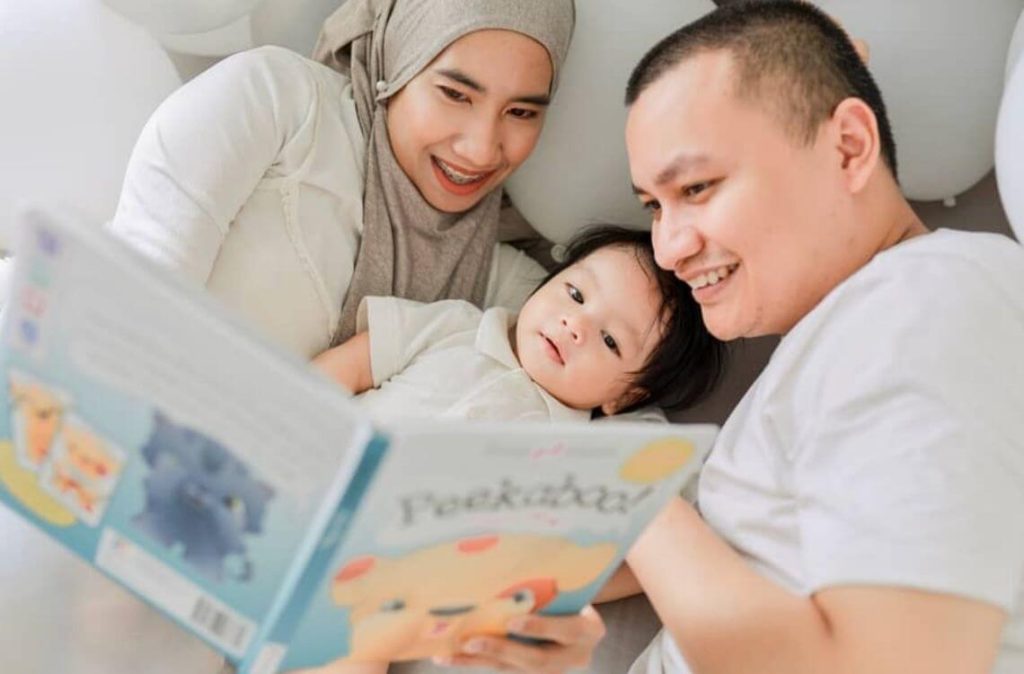 Hana Halim bersama suami dan anaknya bagi tips suami isteri