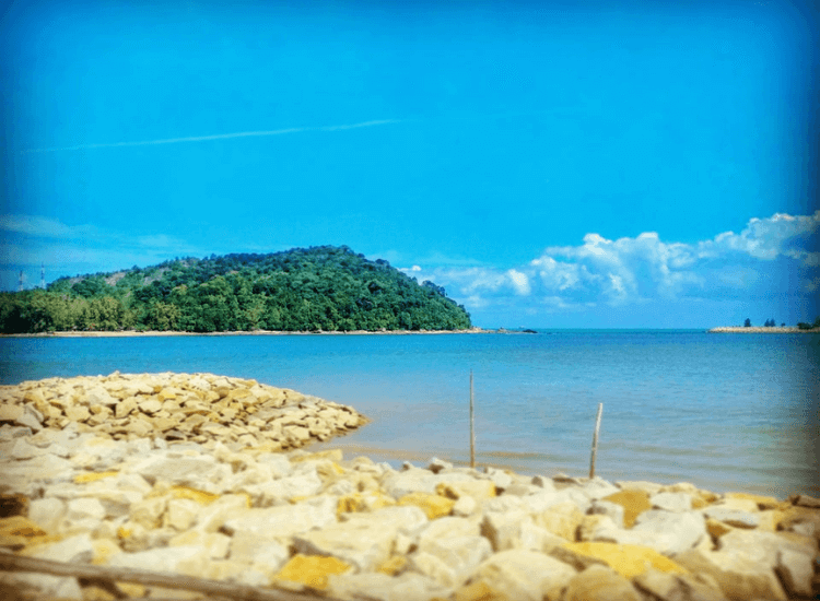 Pantai Telaga Simpul, Teluk Kalong