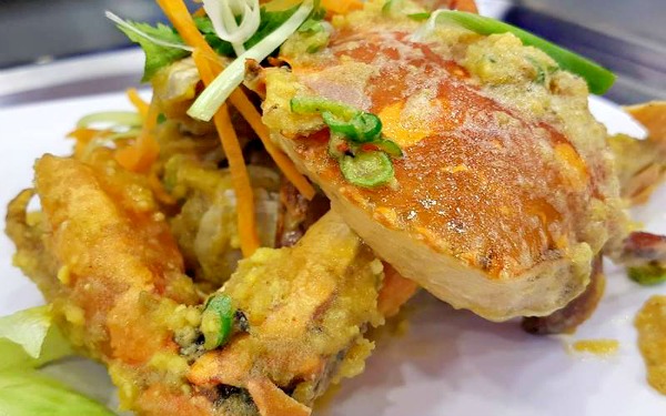 Salted Egg Crab ─ a Malaysian favourite and one of the many crab styles served in Ibrahim’s Fatty Crab Restaurant . (Image Credit) Ibrahim’s Fatty Crab, Ampang