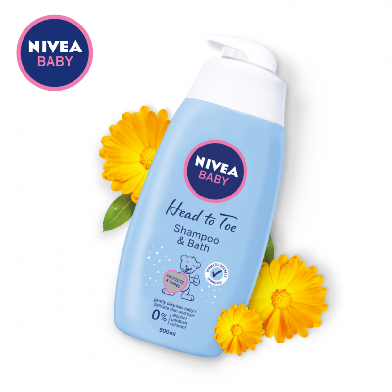 NIVEA BABY Head to Toe during bathtime