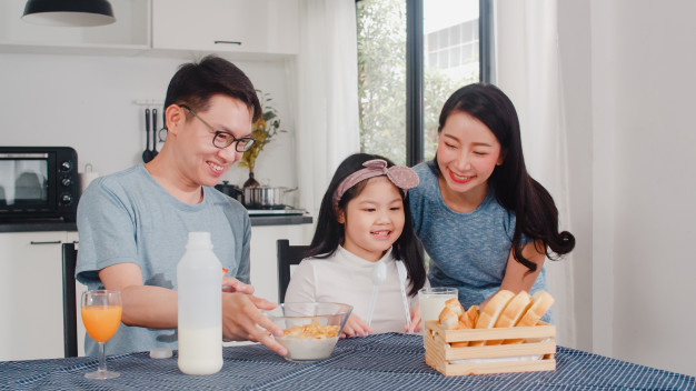 asian-japanese-family-has-breakfast-at-home-asian-mom-dad motherhood