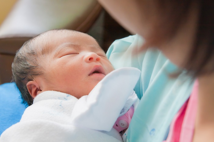 newborns sleep with mother