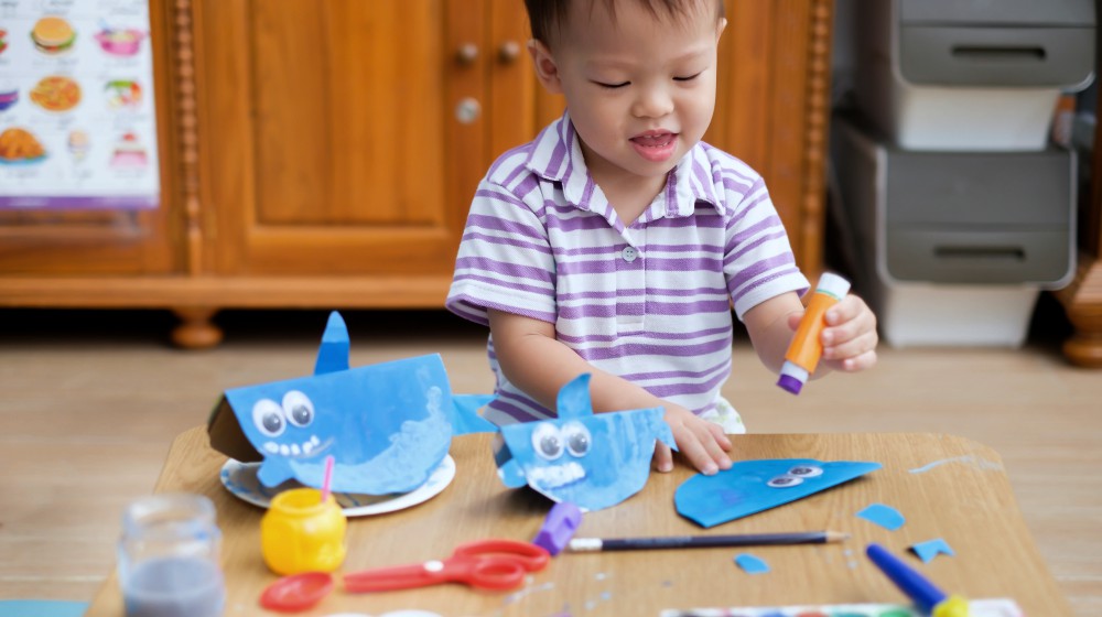 indoor activities - kids doing greeting cards