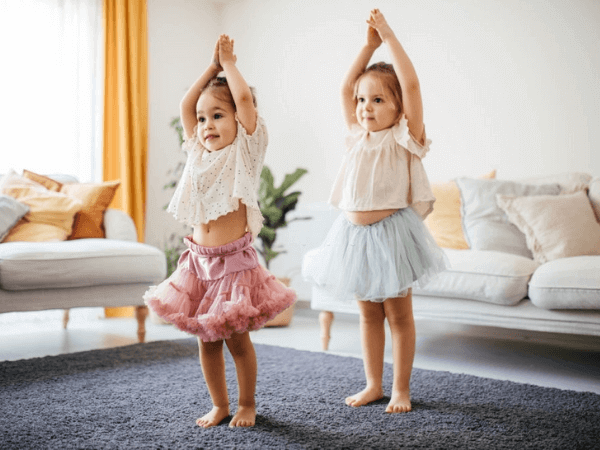 kids dancing