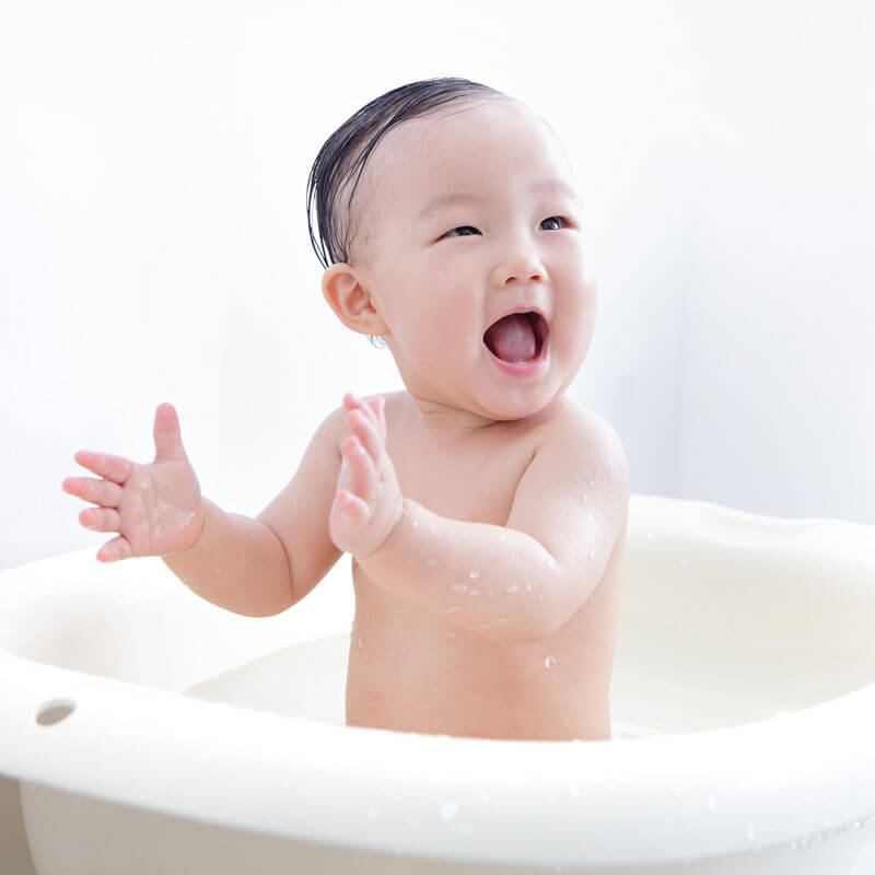 baby-bathtime