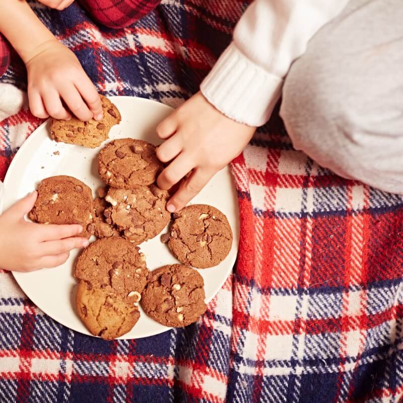 Kids eating cookies