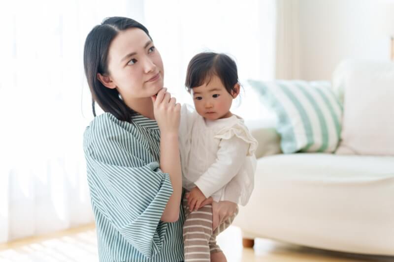 mother wondering about baby wellbeing